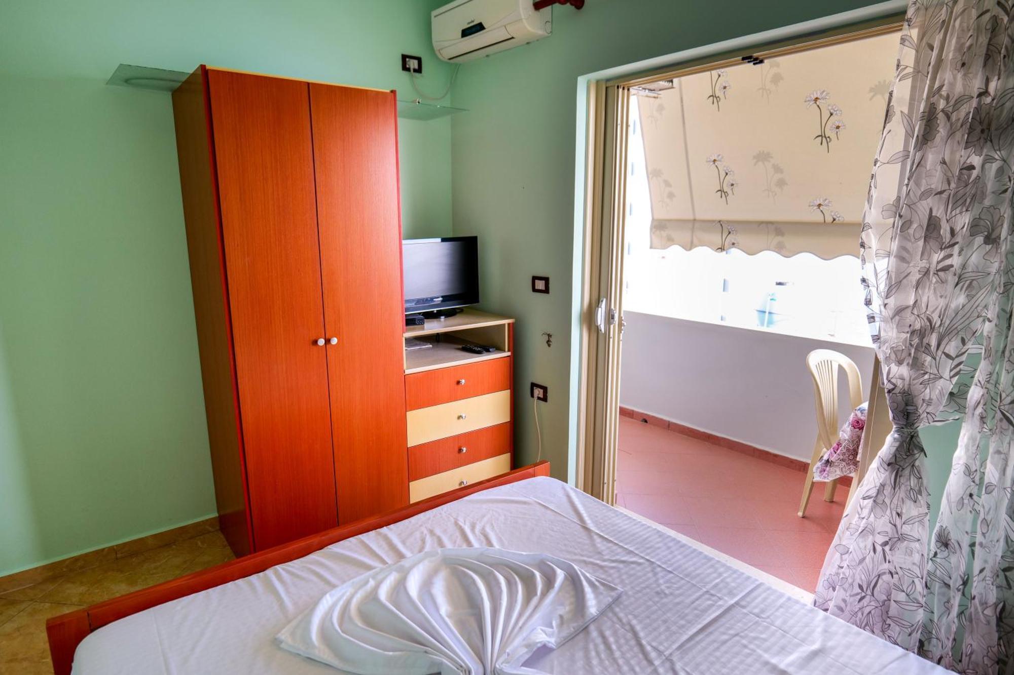 Ferienwohnung Rei's House Sarandë Zimmer foto